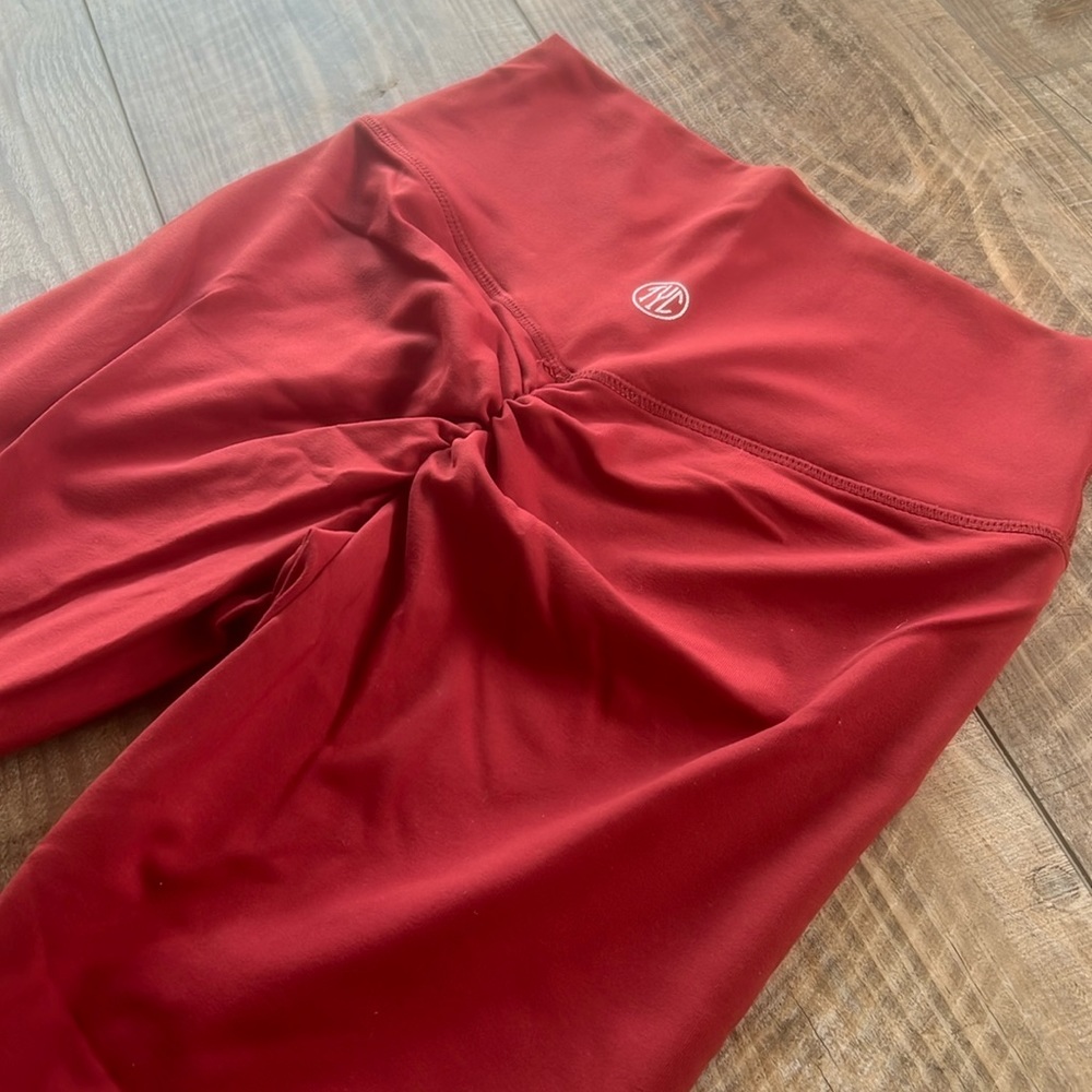 TYC brick red scrunch butt leggings